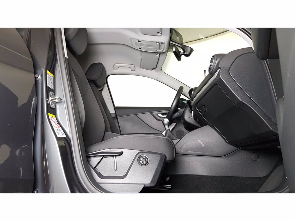 AUDI Q2 35 1.5 tfsi admired