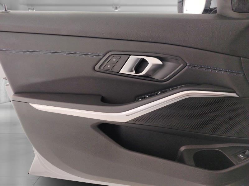 BMW 320d touring mhev 48v xdrive msport pro auto