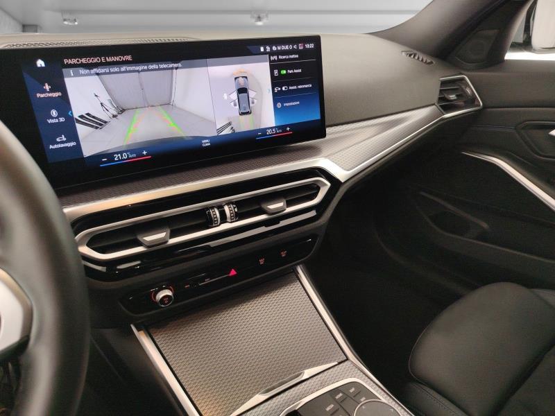BMW 320d touring mhev 48v xdrive msport pro auto
