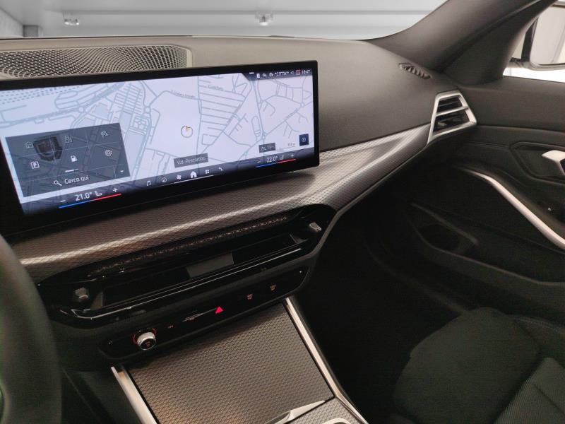 BMW 320d touring mhev 48v xdrive auto