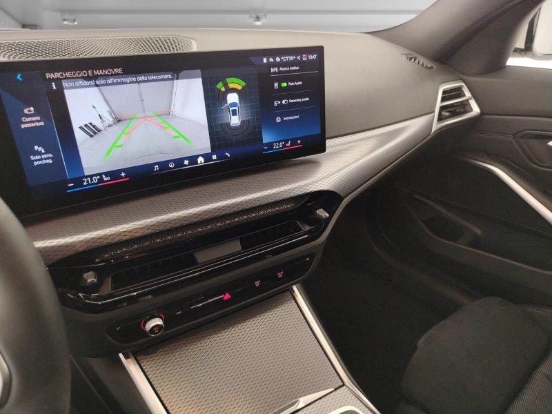BMW 320d touring mhev 48v xdrive auto