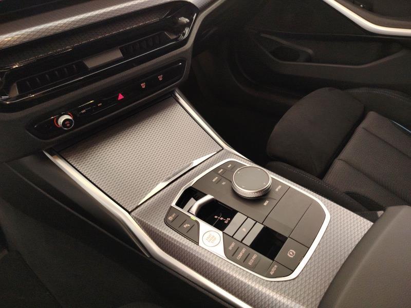 BMW 320d touring mhev 48v xdrive auto