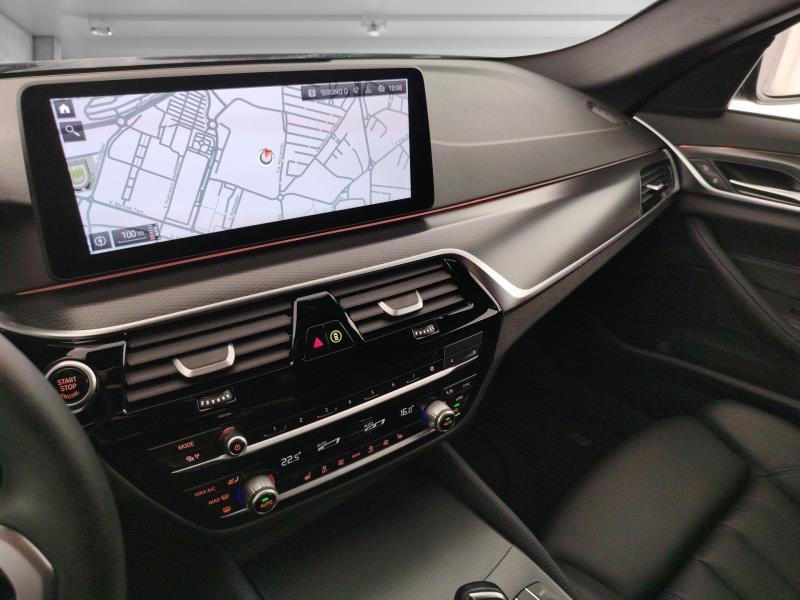 BMW 520d touring mhev 48v xdrive msport auto