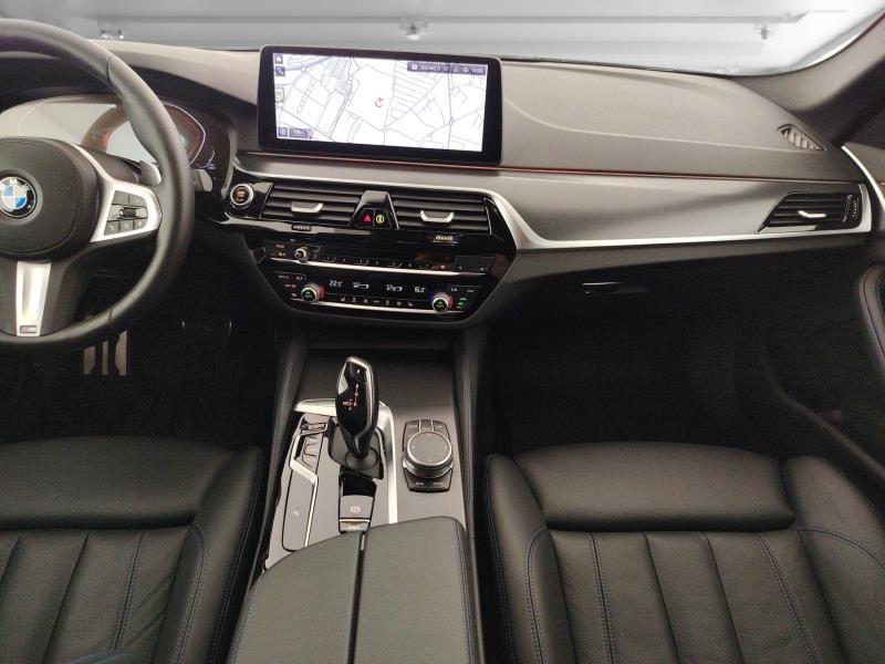 BMW 520d touring mhev 48v xdrive msport auto