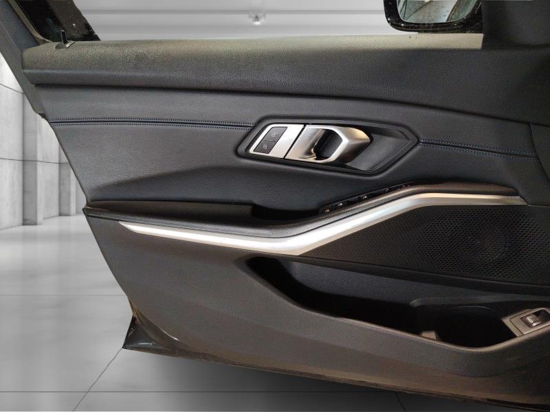 BMW 320d touring mhev 48v xdrive msport auto