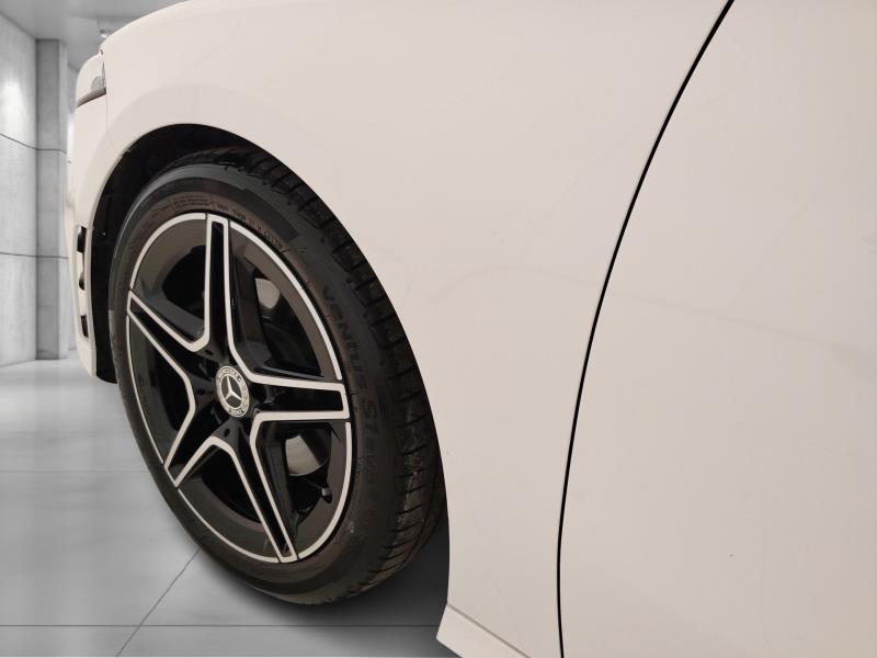 MERCEDES A 200 d premium auto