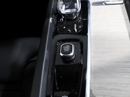 VOLVO Xc60 2.0 b4 momentum pro awd auto
