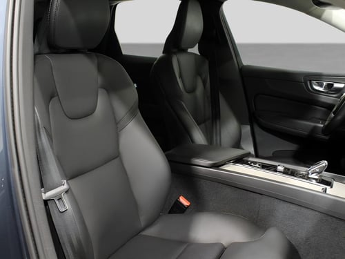 VOLVO Xc60 2.0 b4 momentum pro awd auto