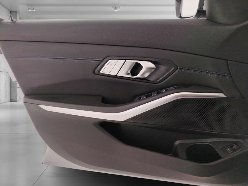BMW 330d touring mhev 48v xdrive msport auto