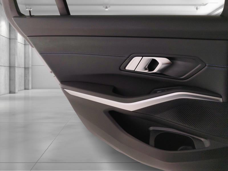 BMW 330d touring mhev 48v xdrive msport auto