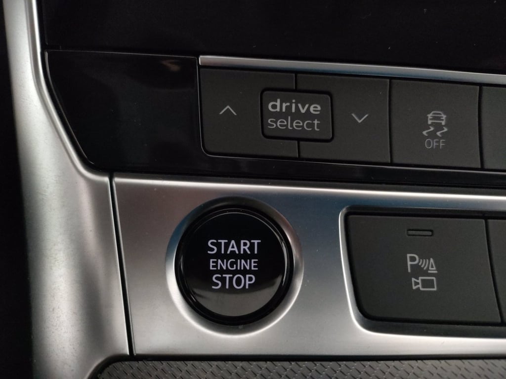 AUDI A6 55 3.0 tfsi mhev business design quattro s-tronic