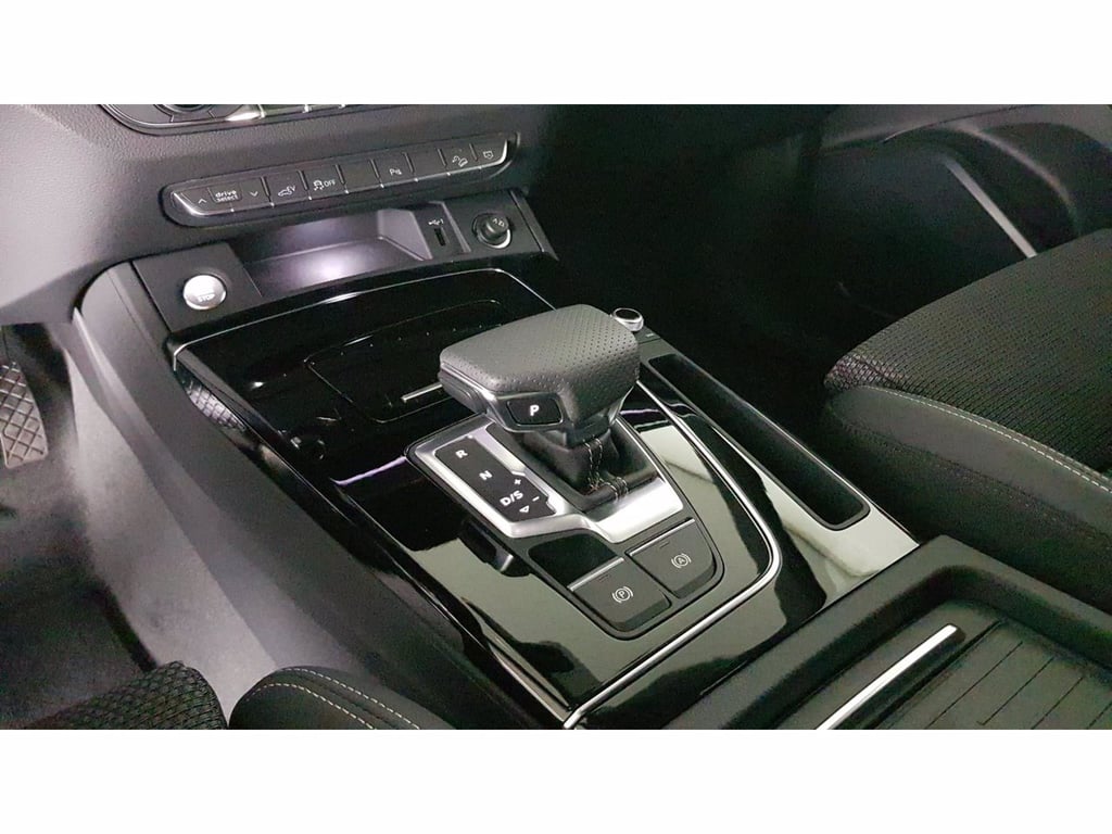 AUDI Q5 55 2.0 tfsi e identity black quattro s-tronic