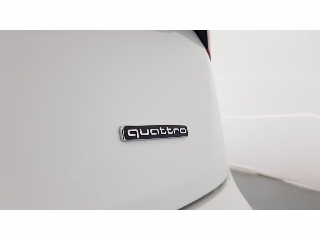 AUDI Q5 55 2.0 tfsi e identity black quattro s-tronic