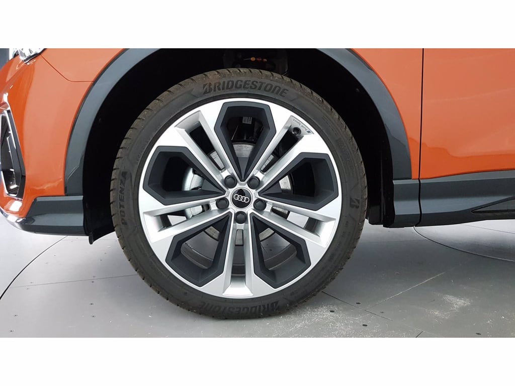 AUDI Q3 35 1.5 tfsi identity black s-tronic