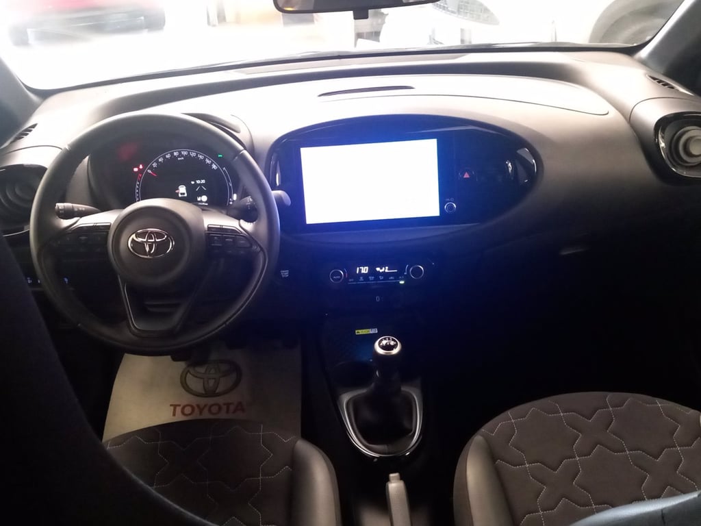 TOYOTA Aygo x 1.0 lounge 72cv