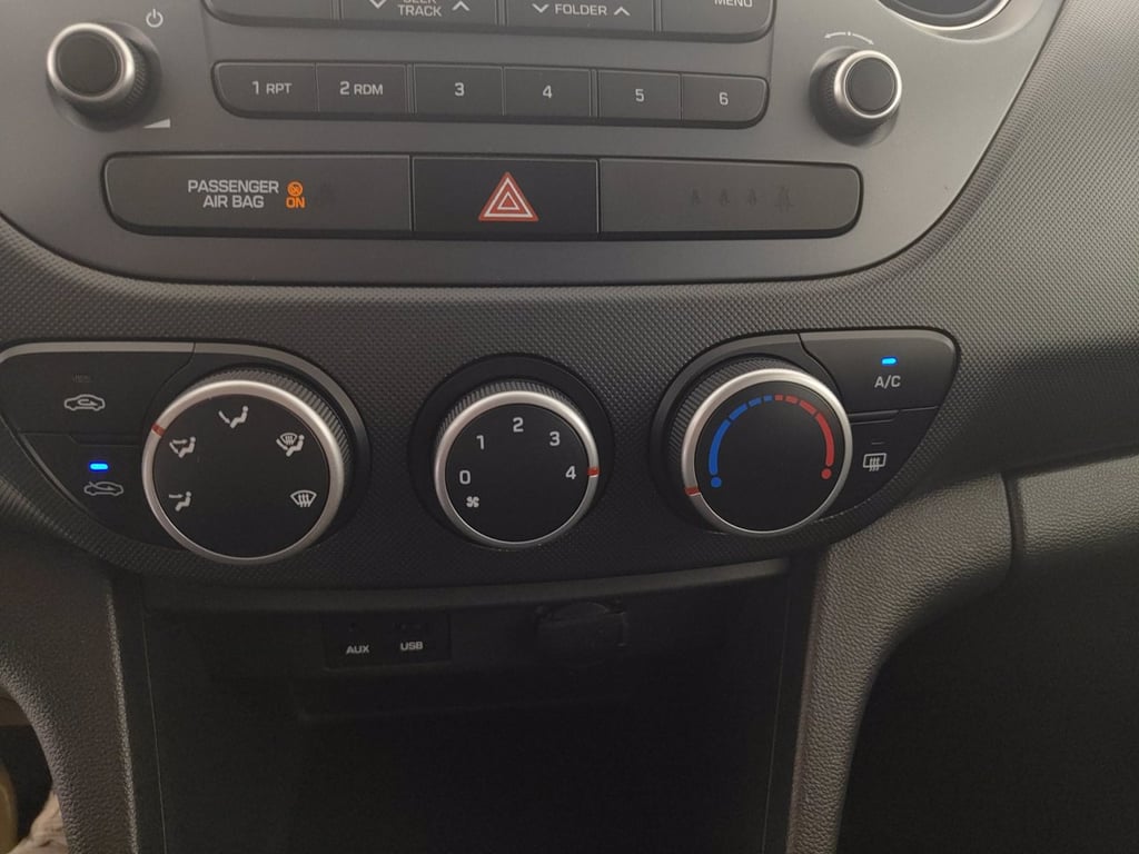 HYUNDAI i10 1.0