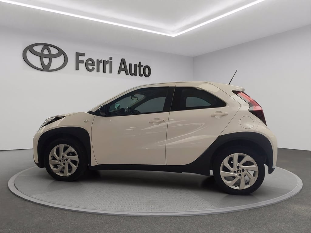 TOYOTA Aygo x 1.0 active 72cv s-cvt