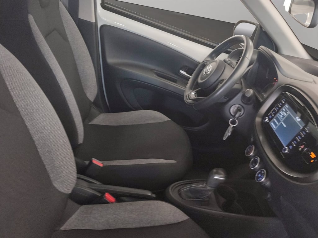 TOYOTA Aygo x 1.0 active 72cv s-cvt