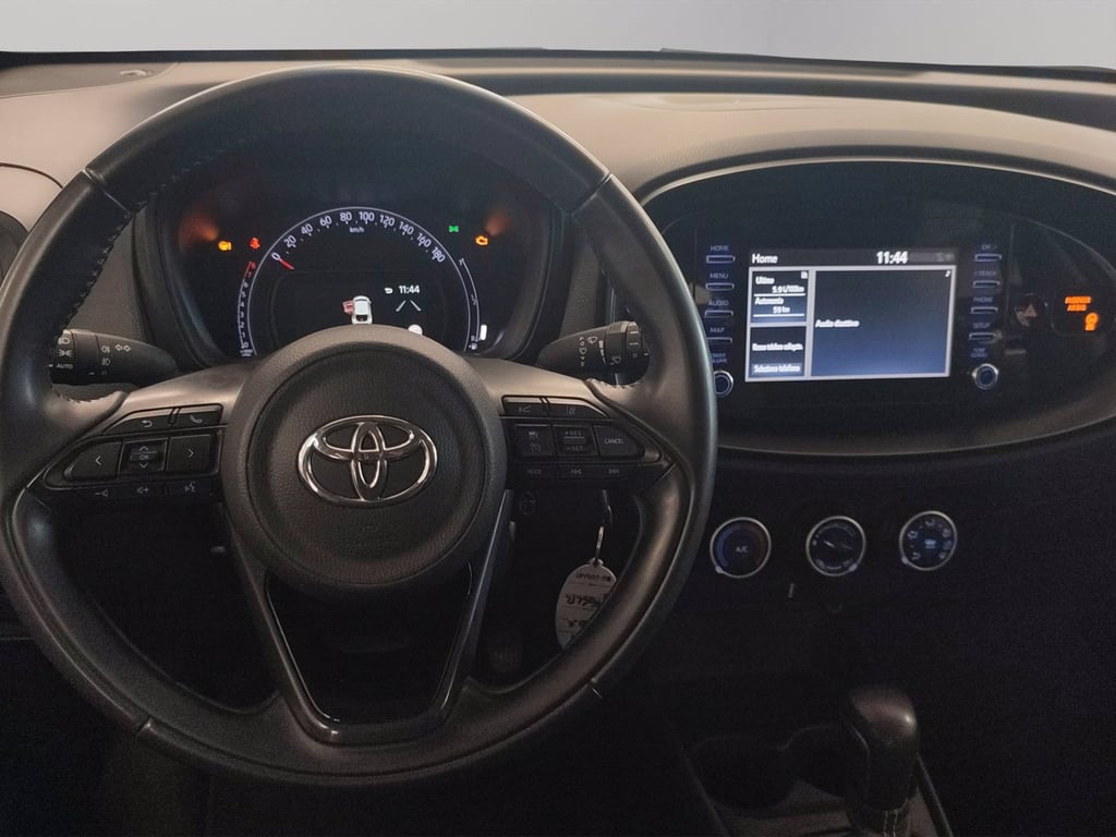 TOYOTA Aygo x 1.0 active 72cv s-cvt