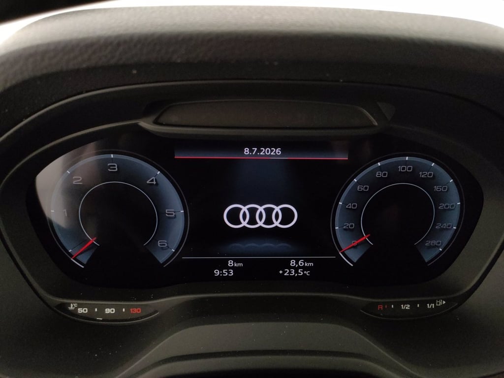 AUDI Q2 35 2.0 tdi business advanced s-tronic