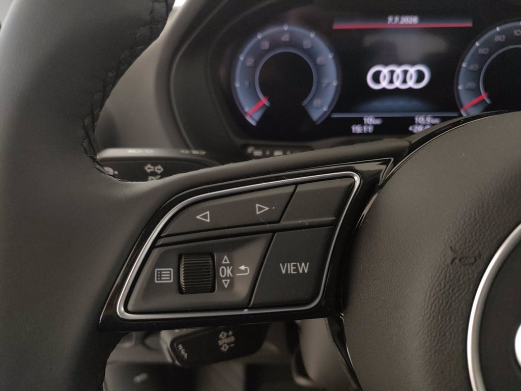 AUDI Q2 35 1.5 tfsi business s-tronic