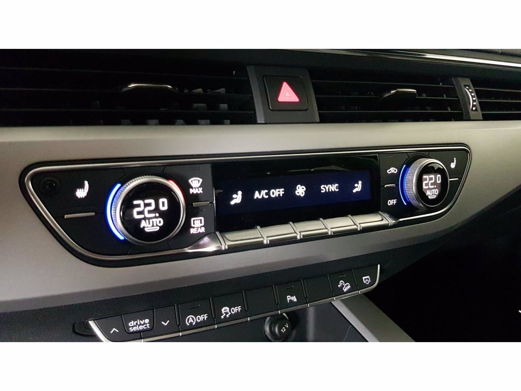 AUDI A4 allroad 40 2.0 tdi mhev identity contrast quattro 204cv s-tronic