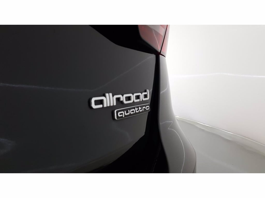 AUDI A4 allroad 40 2.0 tdi mhev identity contrast quattro 204cv s-tronic
