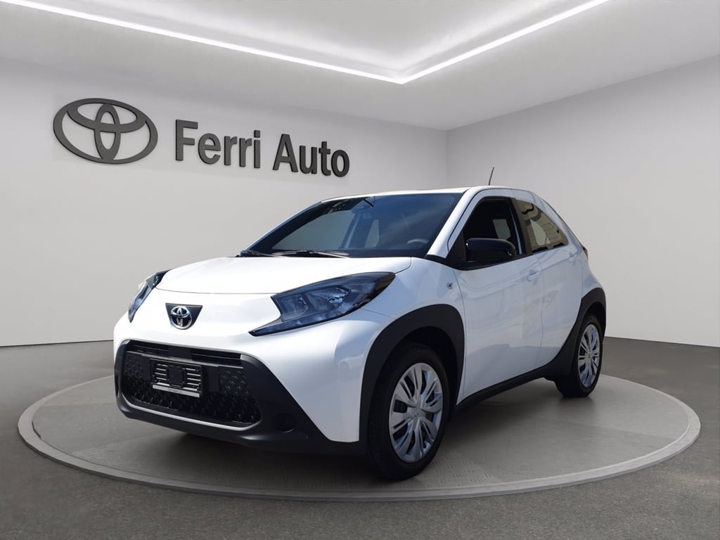 TOYOTA Aygo x 1.0 active 72cv