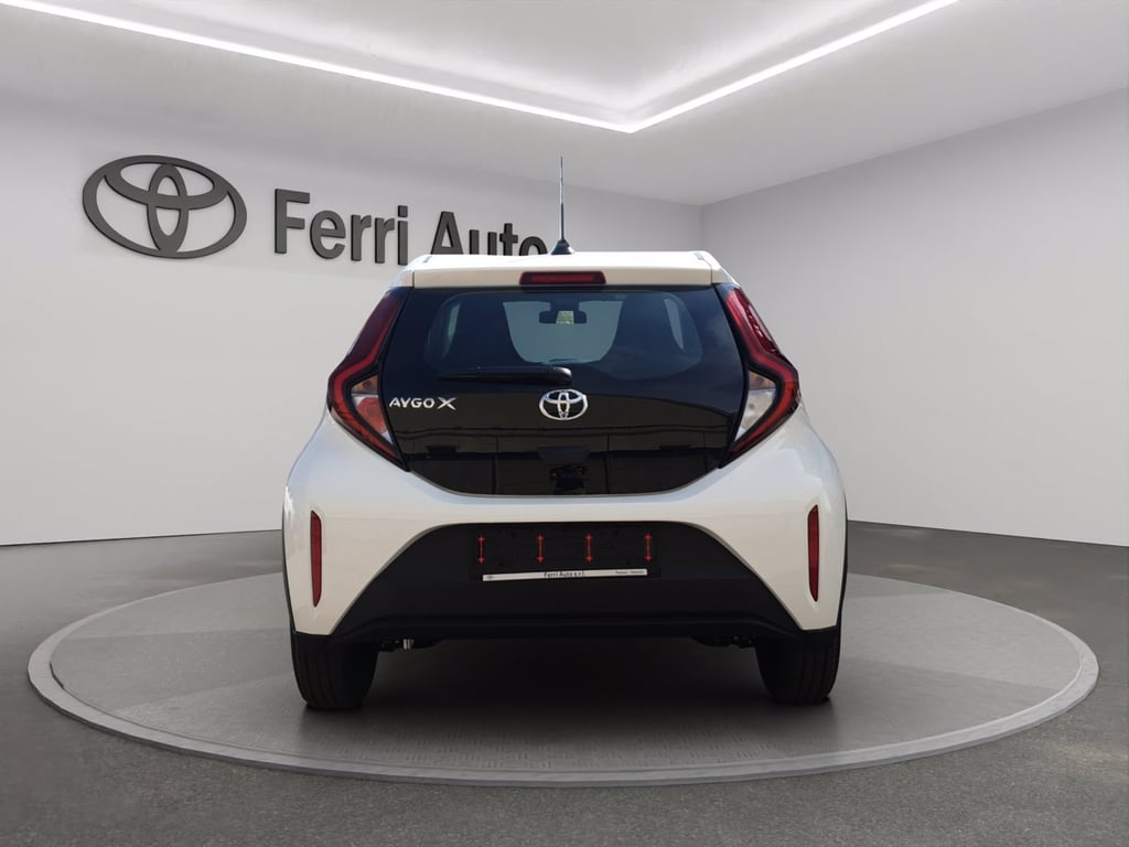 TOYOTA Aygo x 1.0 active 72cv