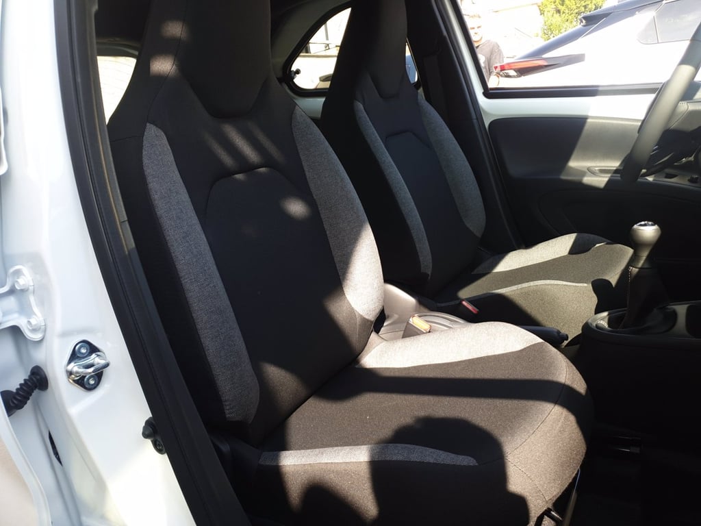TOYOTA Aygo x 1.0 active 72cv