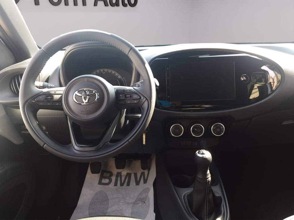 TOYOTA Aygo x 1.0 active 72cv