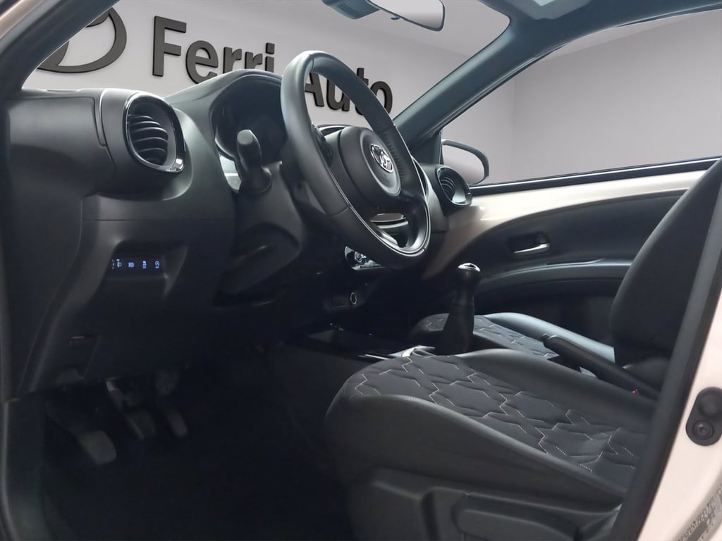 TOYOTA Aygo x 1.0 lounge 72cv