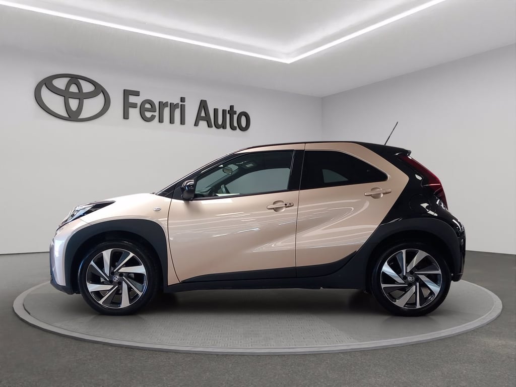 TOYOTA Aygo x 1.0 lounge 72cv