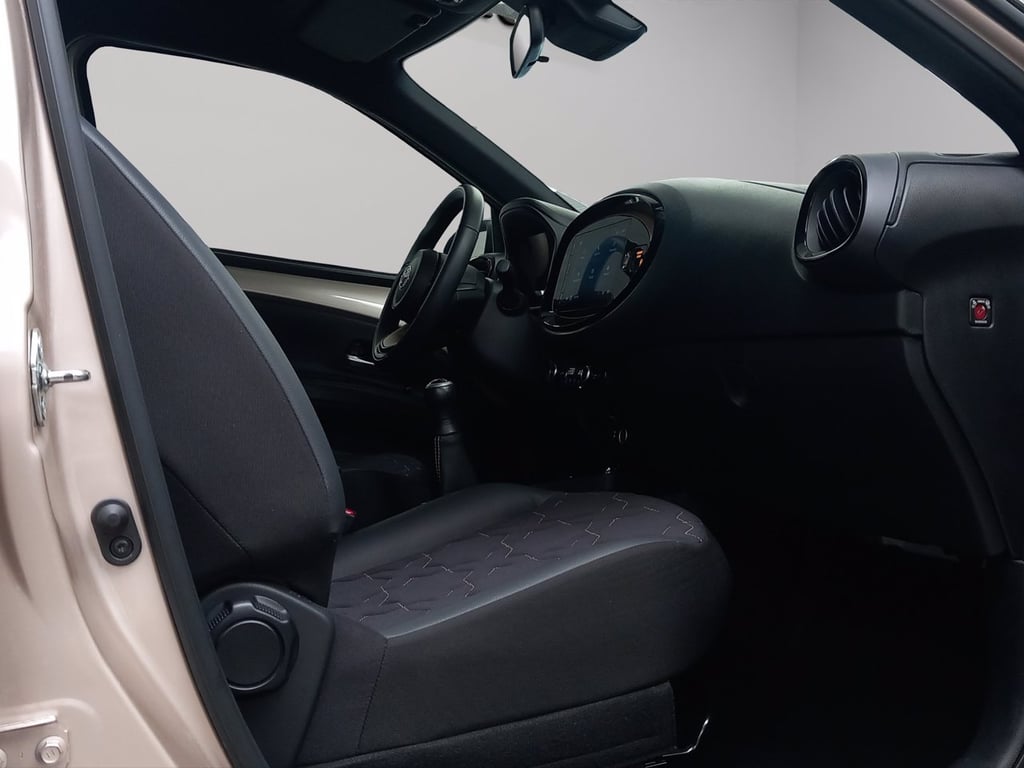 TOYOTA Aygo x 1.0 lounge 72cv