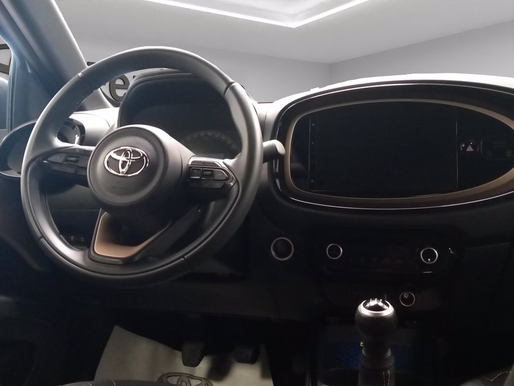 TOYOTA Aygo x 1.0 lounge 72cv