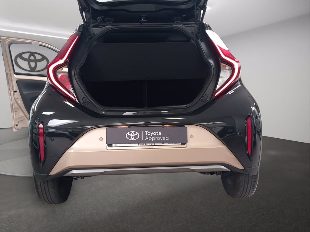 TOYOTA Aygo x 1.0 lounge 72cv