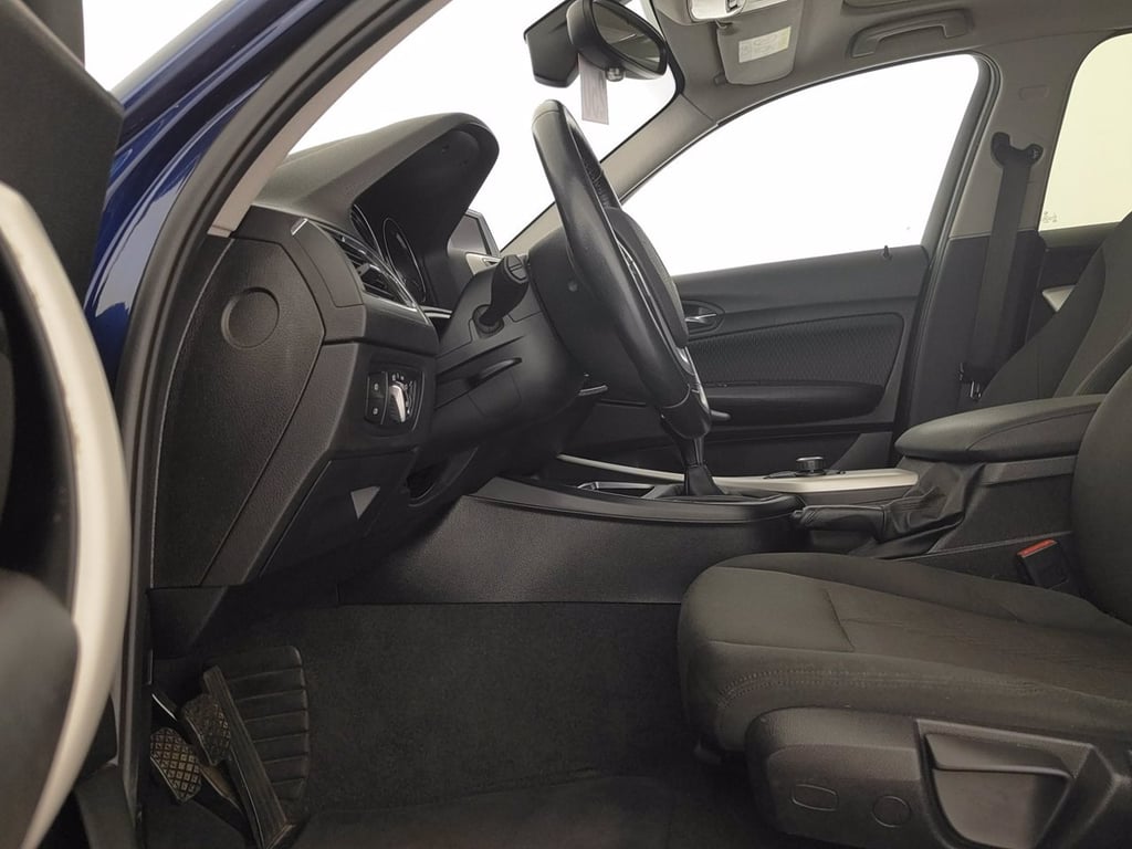 BMW 118i advantage 5p