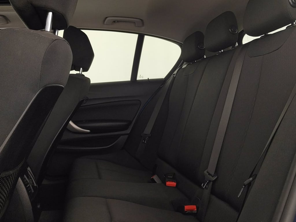 BMW 118i advantage 5p