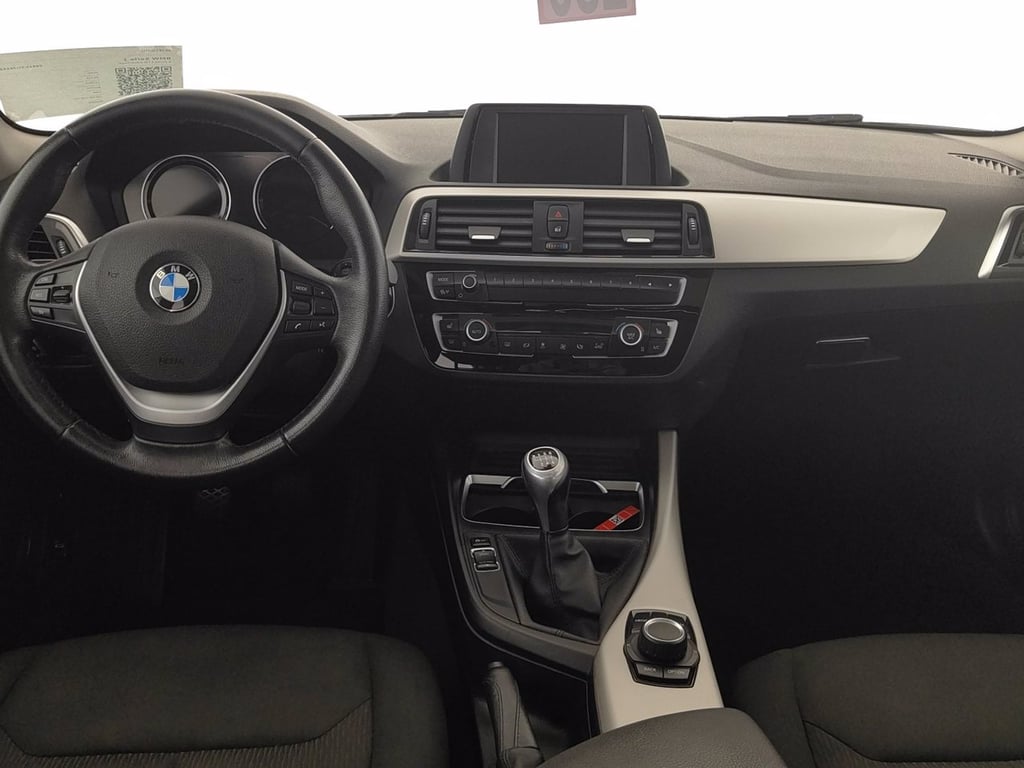 BMW 118i advantage 5p