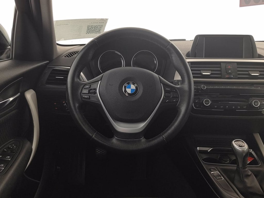 BMW 118i advantage 5p