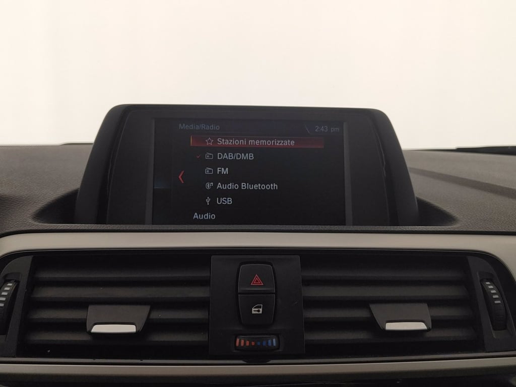 BMW 118i advantage 5p
