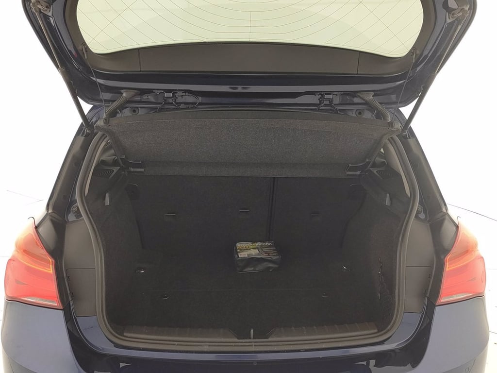 BMW 118i advantage 5p