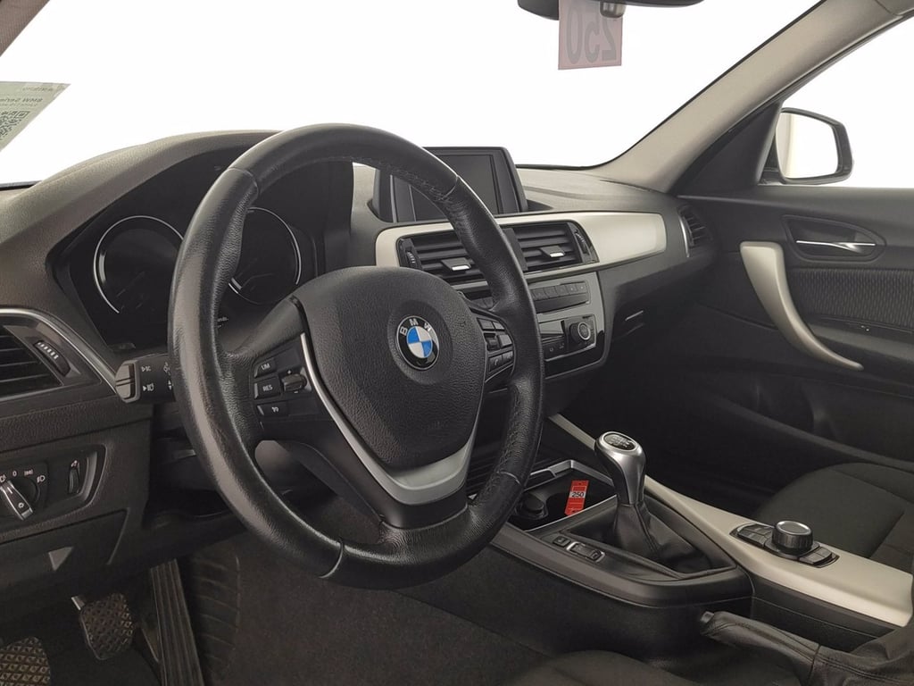 BMW 118i advantage 5p