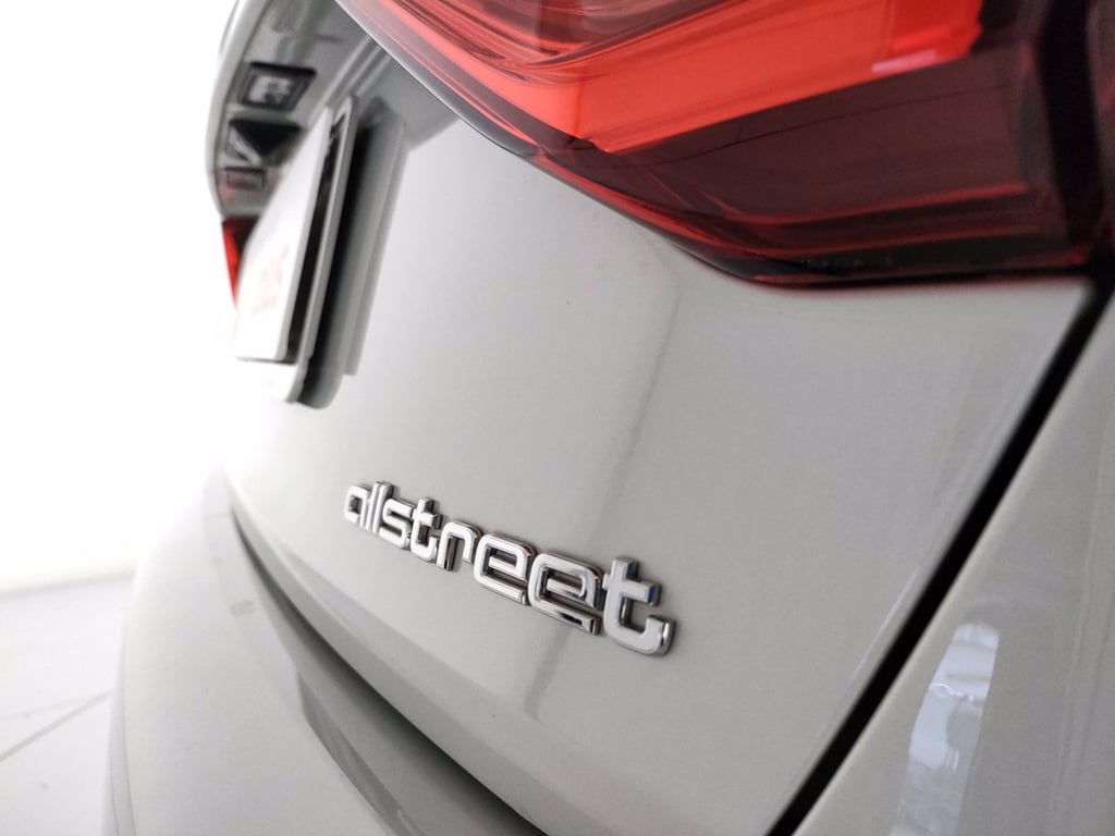 AUDI A1 allstreet 30 1.0 tfsi identity contrast 116cv