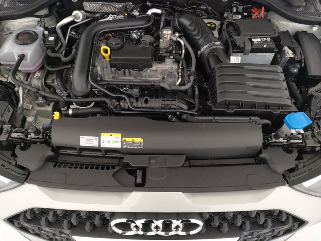 AUDI A1 allstreet 30 1.0 tfsi identity contrast 116cv