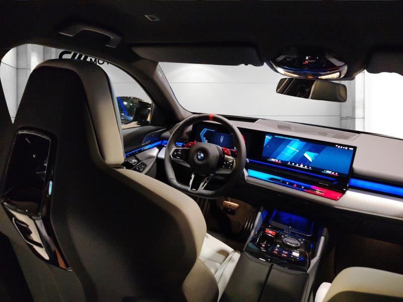 BMW M5 touring 4.4 727cv auto