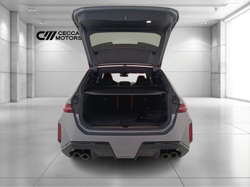 BMW M5 touring 4.4 727cv auto