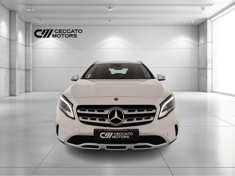 MERCEDES Gla 180 sport auto