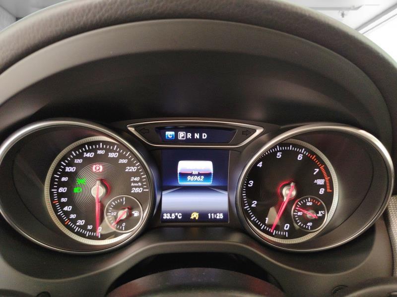 MERCEDES Gla 180 sport auto