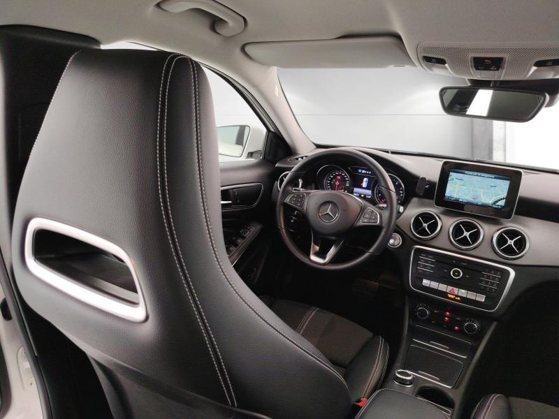 MERCEDES Gla 180 sport auto